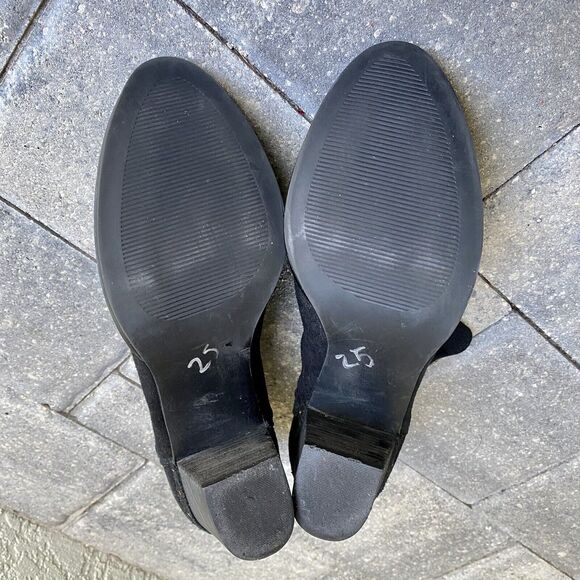 Steve Madden Women's Tinker Ankle Booties Black Suede Leather Gold Studs 9B - Picture 7 of 9